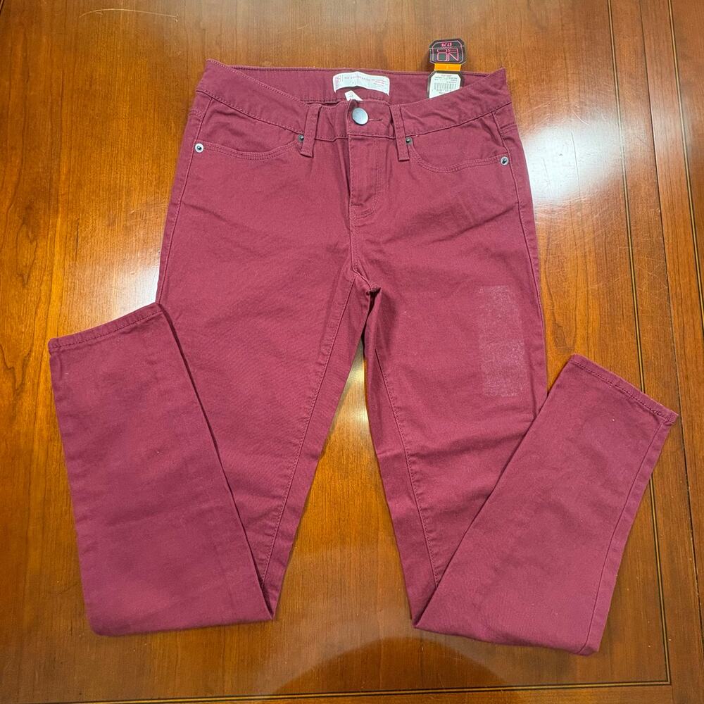 No Boundaries Jeans Size 7 NWT